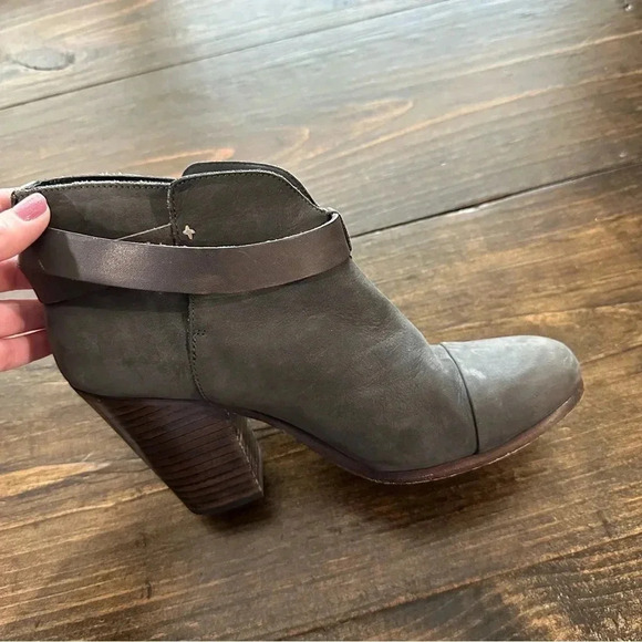 Rag & Bone Women's Harrow Gray Distressed Suede Ankle Boots Size 39, US 9 GUC - Picture 7 of 13